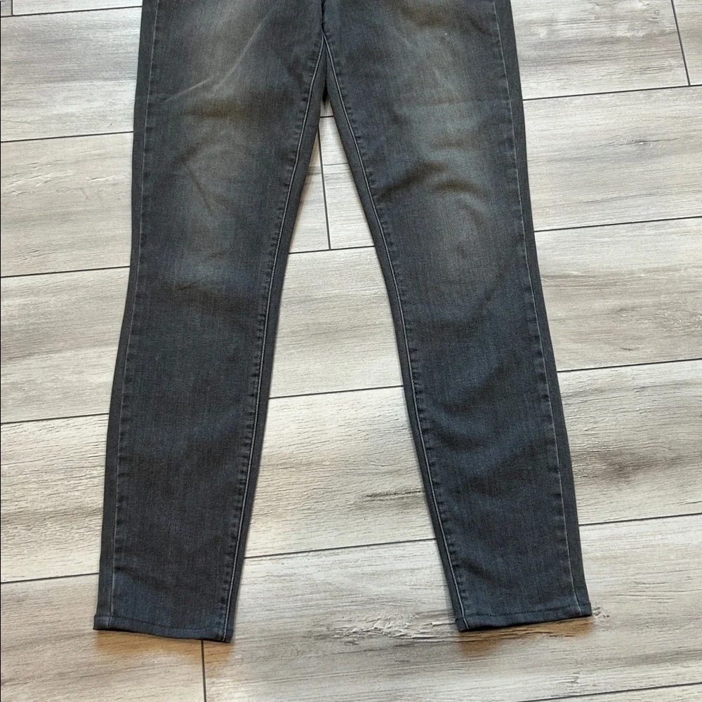 Paige Verdugo Ultra Skinny Silvie Jeans Gray wash size 30